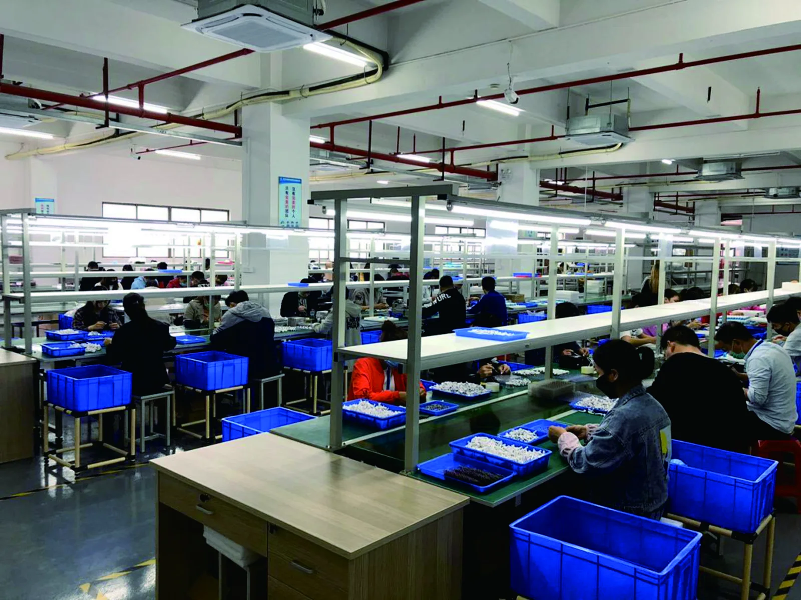Manual assembly workstations